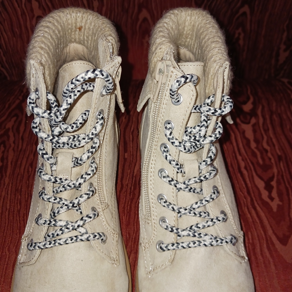 CROWN VINTAGE Cream Lace Up Ankle Boots Girls Size 4 - Picture 6 of 8